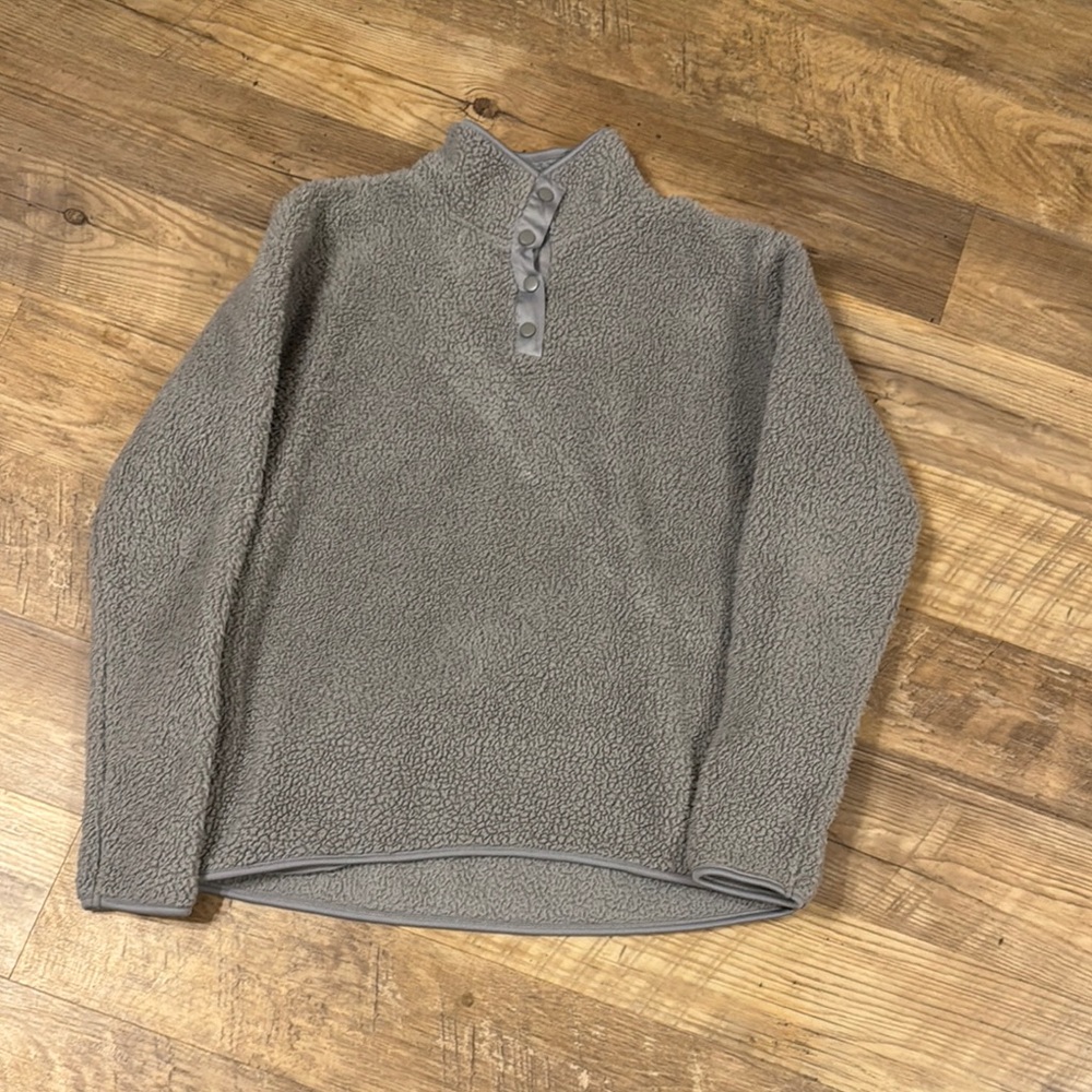 Crown & Ivy Gray Pullover Cozy Fleece snap button Up